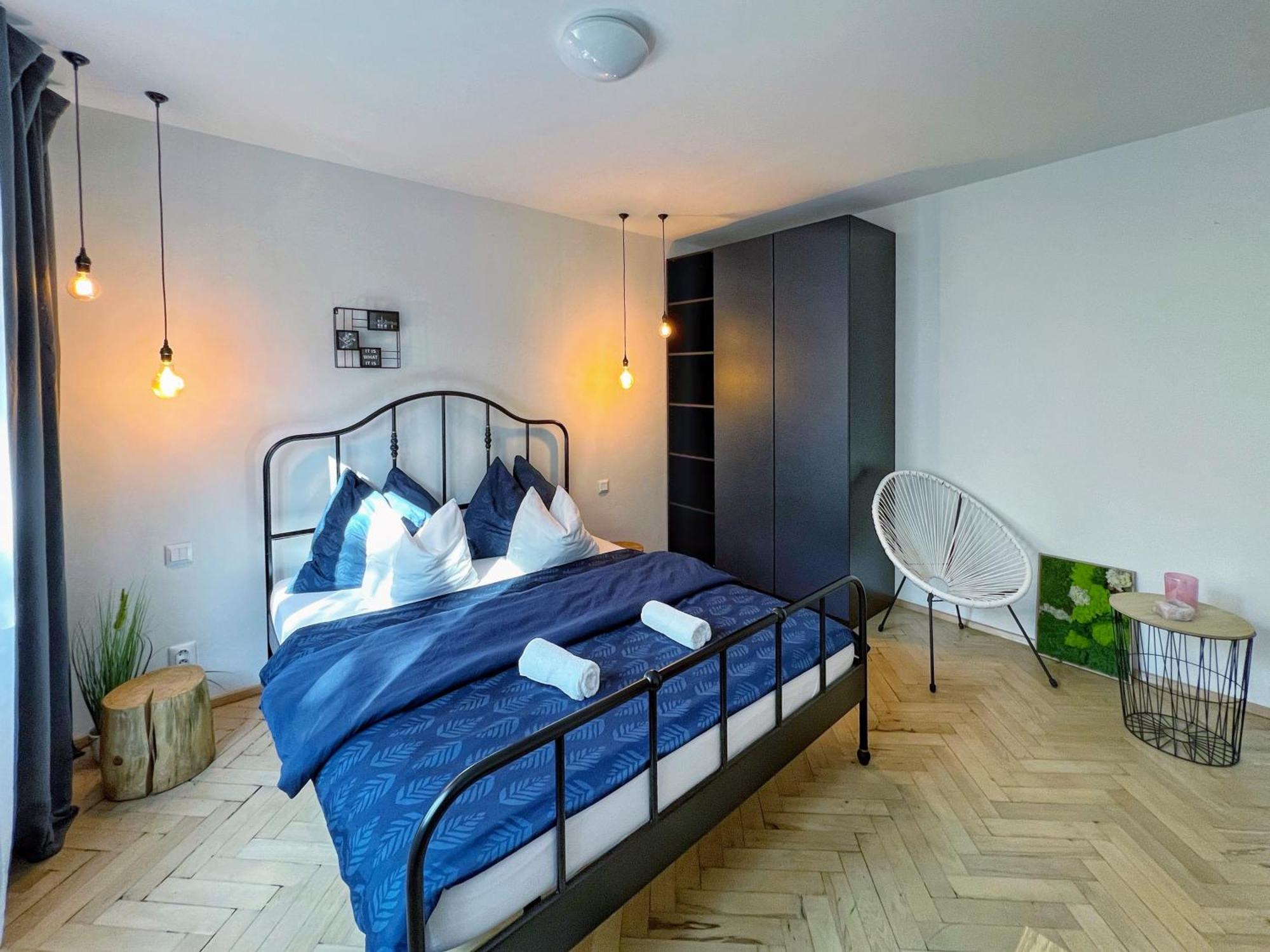 Jana's Wow Apt, 2br, Metro Next Door, Near The Airport Прага